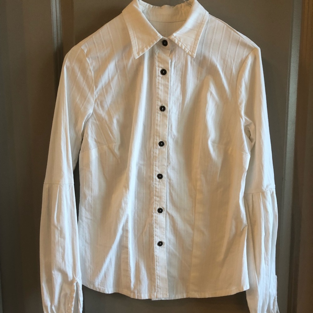 🦄3 for $10🦄 Tagless White Button Down